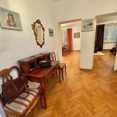 Beautiful Villa With Garden In Milanowek Exterior foto