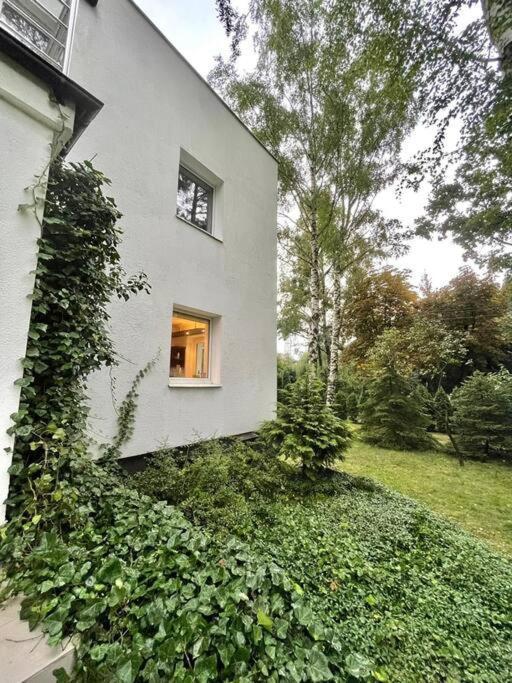 Beautiful Villa With Garden In Milanowek Exterior foto