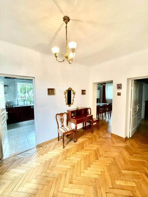 Beautiful Villa With Garden In Milanowek Exterior foto